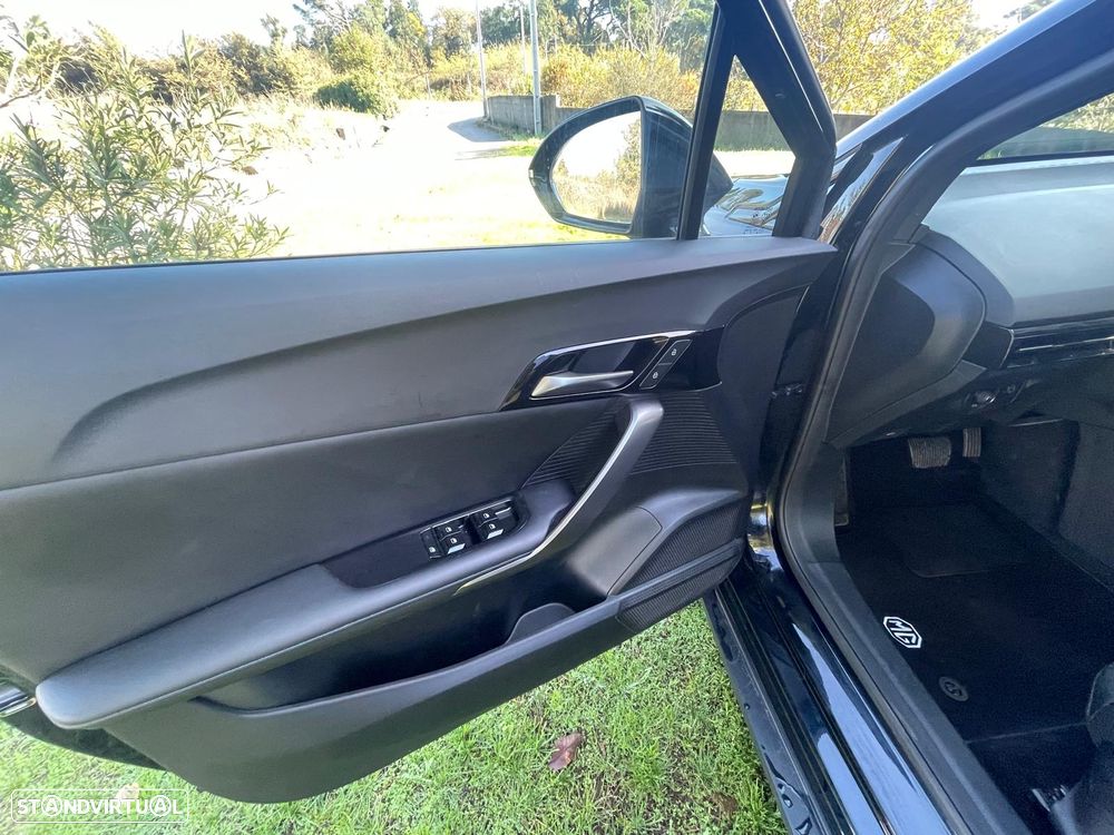 MG MG4 64 kWh Luxury - 16