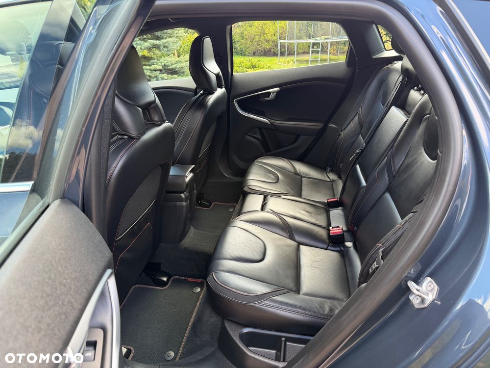 Volvo V40 D2 Ocean Race - 14