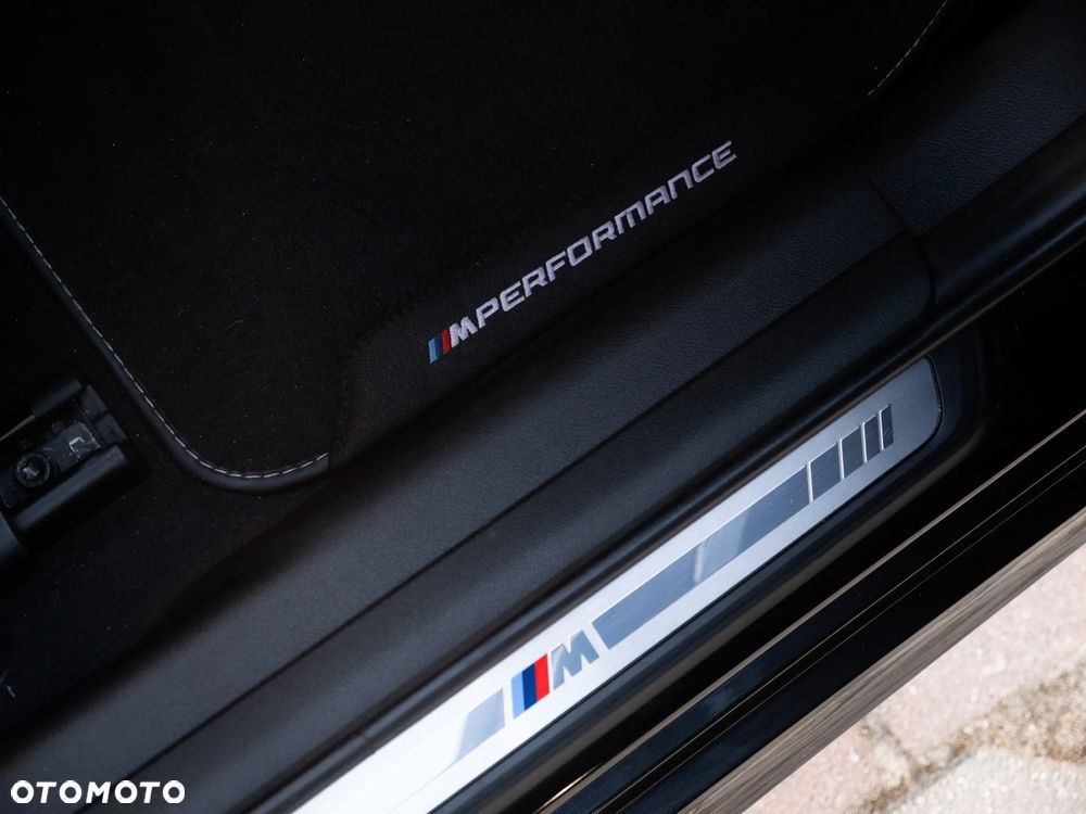 BMW Seria 3 330e M Sport - 10