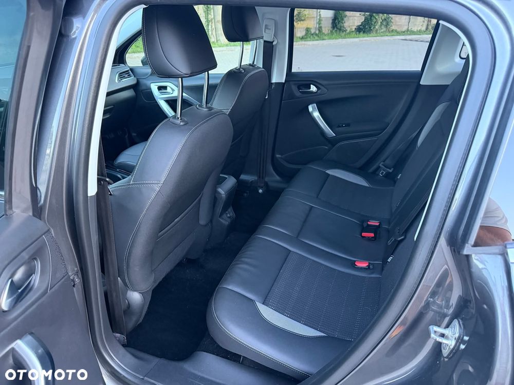 Peugeot 2008 1.2 PureTech Allure S&S EAT8 - 10