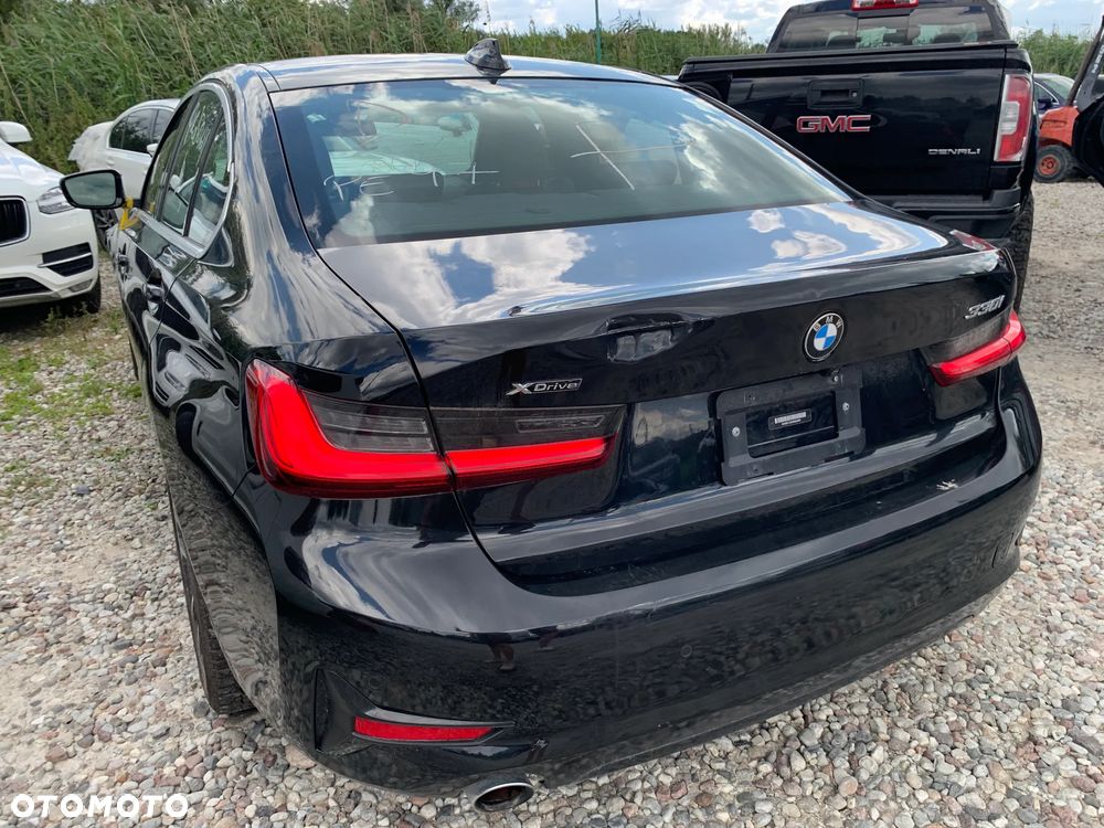 BMW Seria 3 330i xDrive - 2