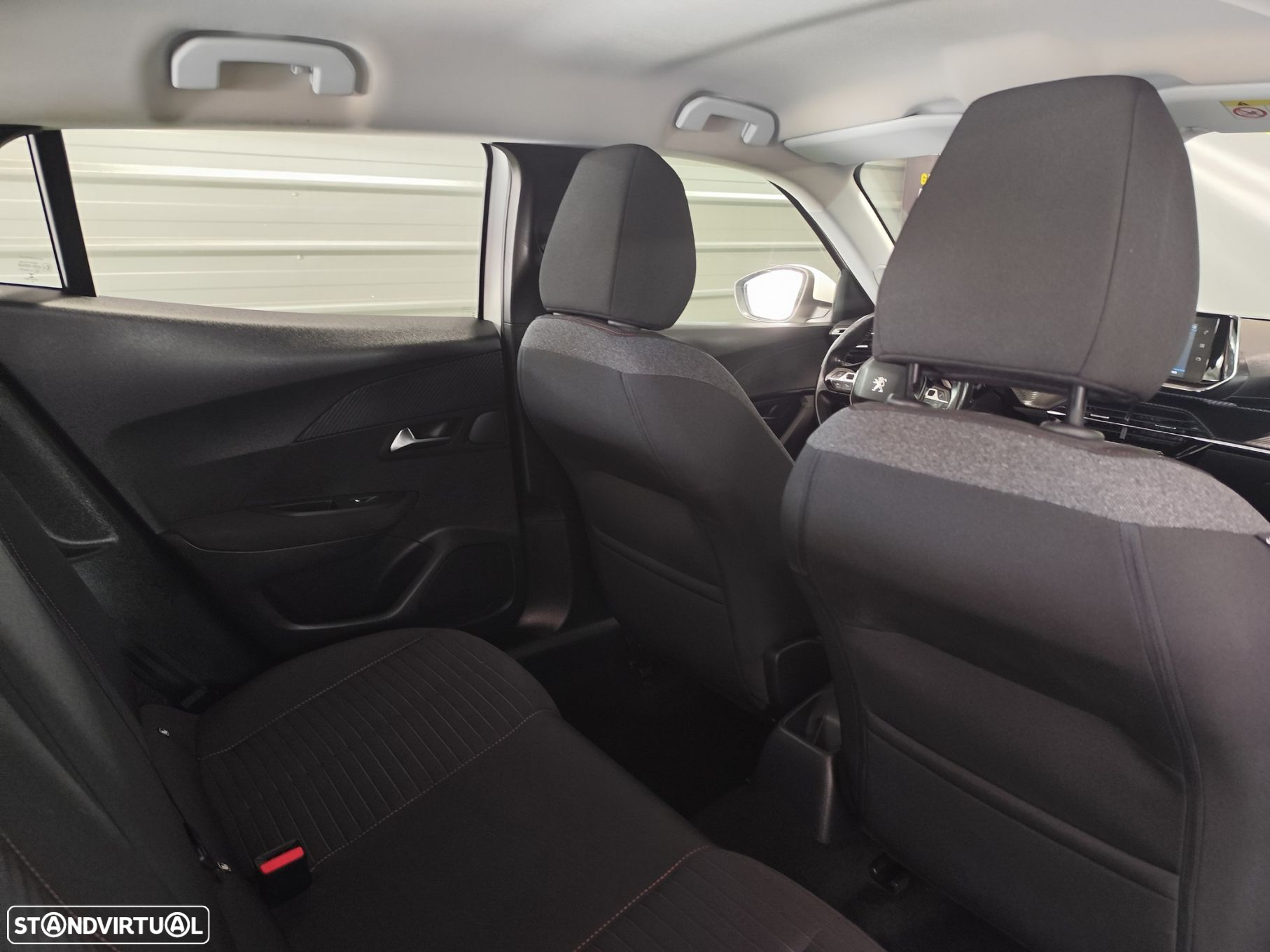 Peugeot 2008 1.2 PureTech Active Pack - 27