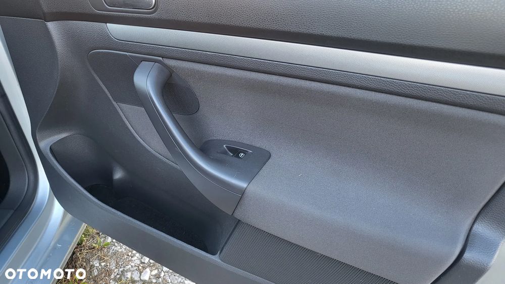 Volkswagen Golf 1.9 TDI DPF Sportline - 20