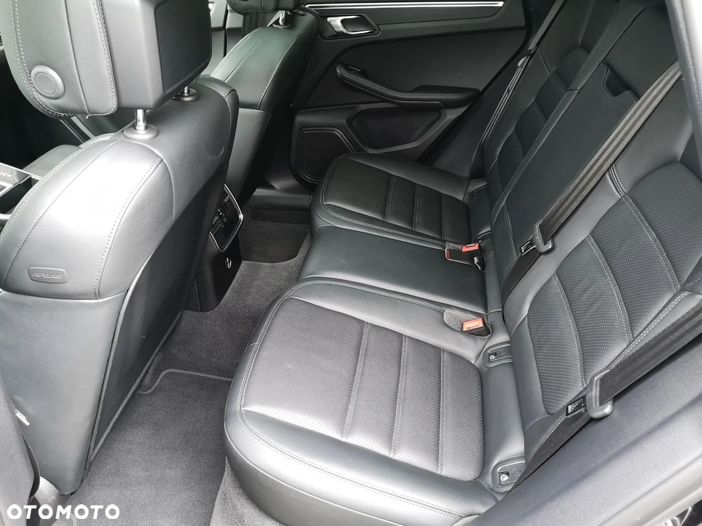 Porsche Macan T - 28