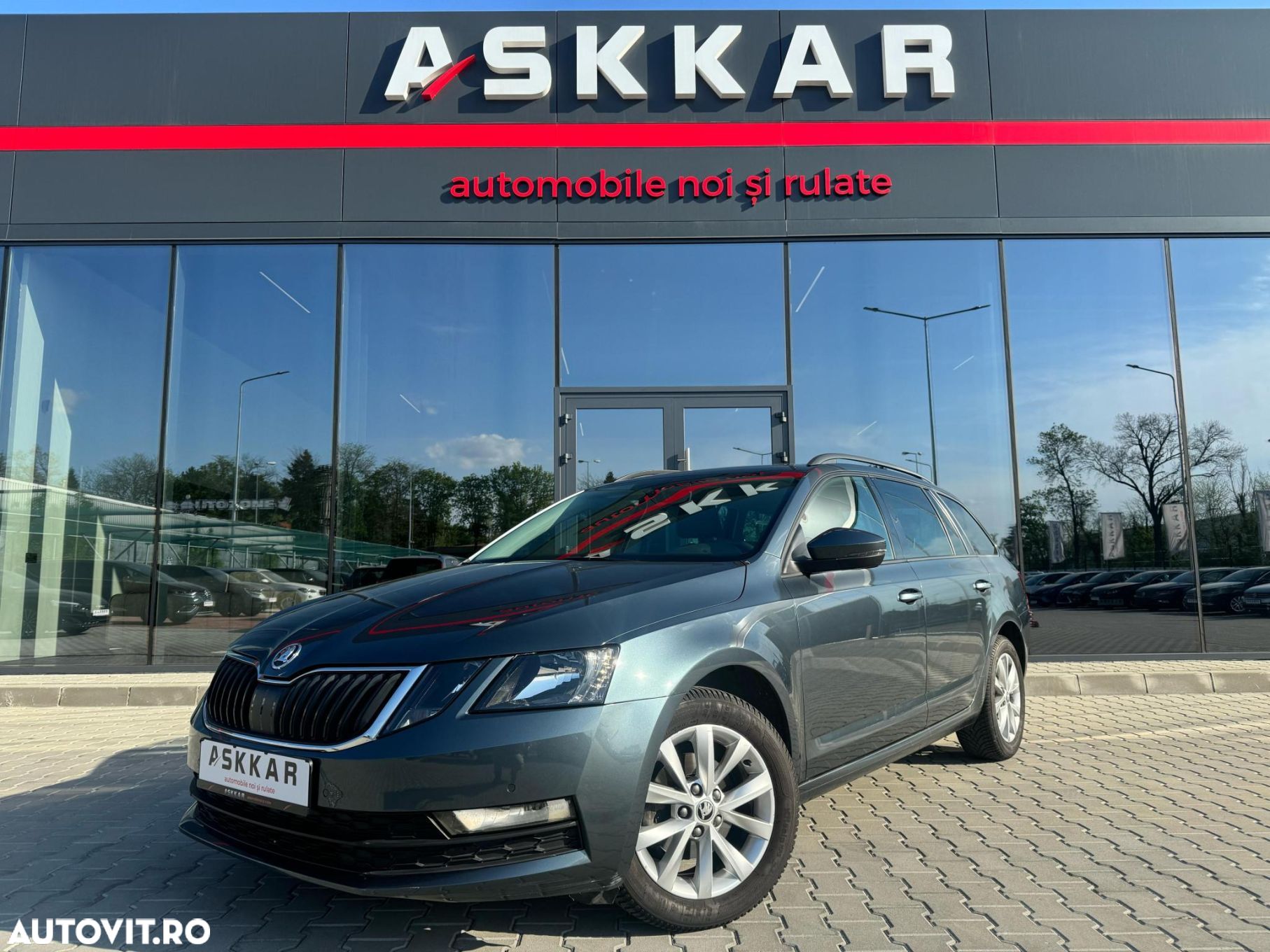 Skoda Octavia Combi Diesel 1.6 TDI Ambition - 1