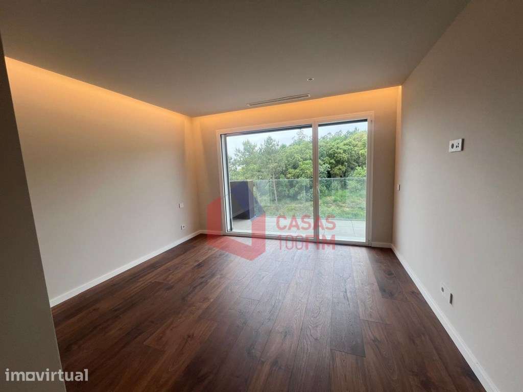 Penthouse T3 Duplex com Terraço Panorâmico, Jacuzzi e Vista Castelo - Grande imagem: 5/23