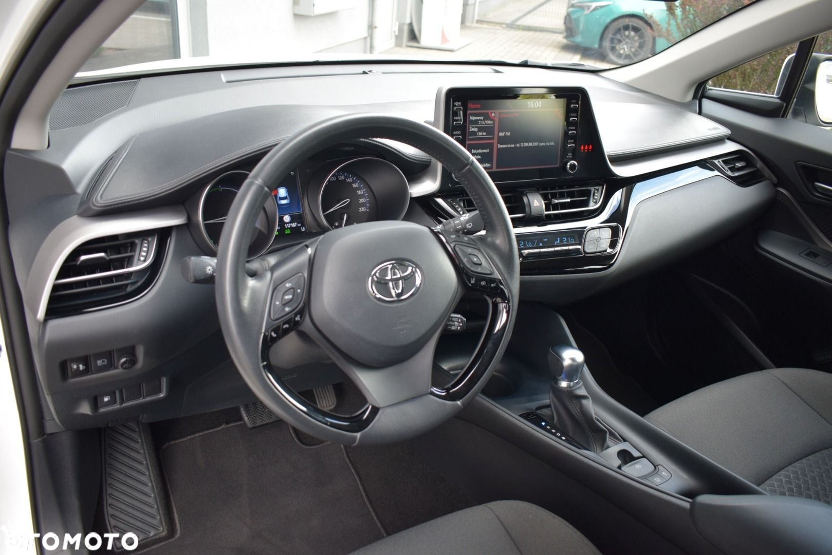 Toyota C-HR - 11