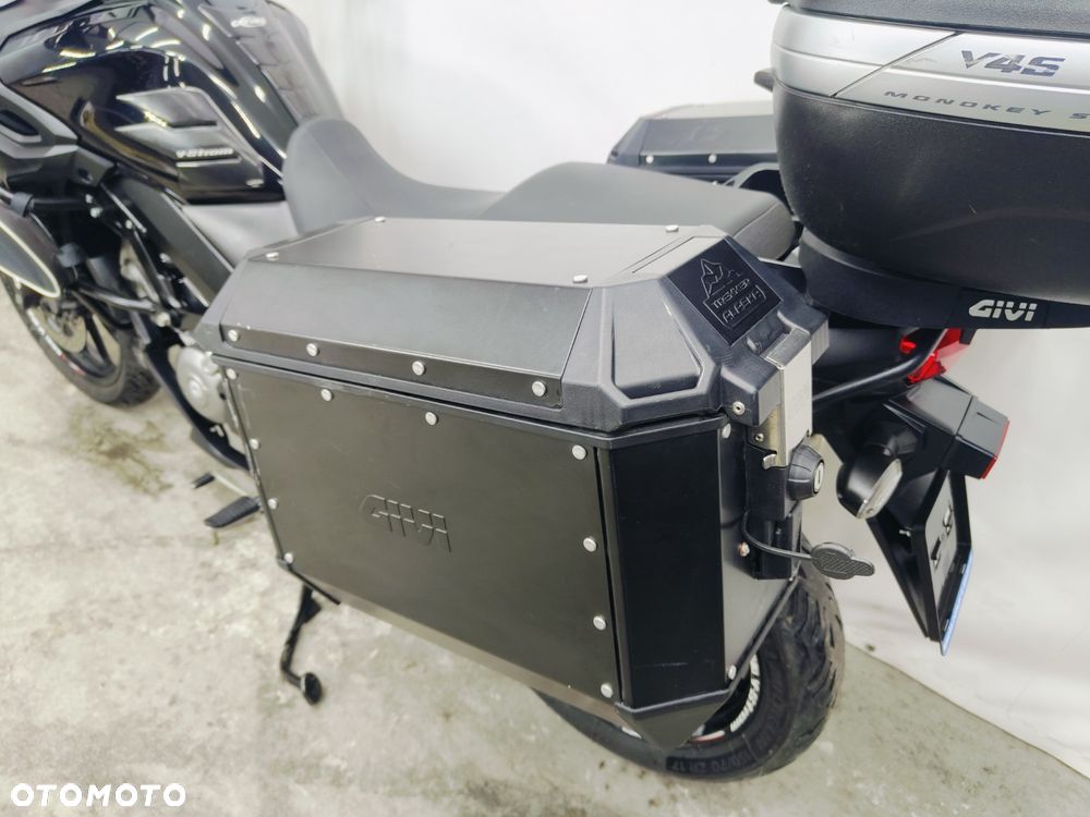 Suzuki DL - 27