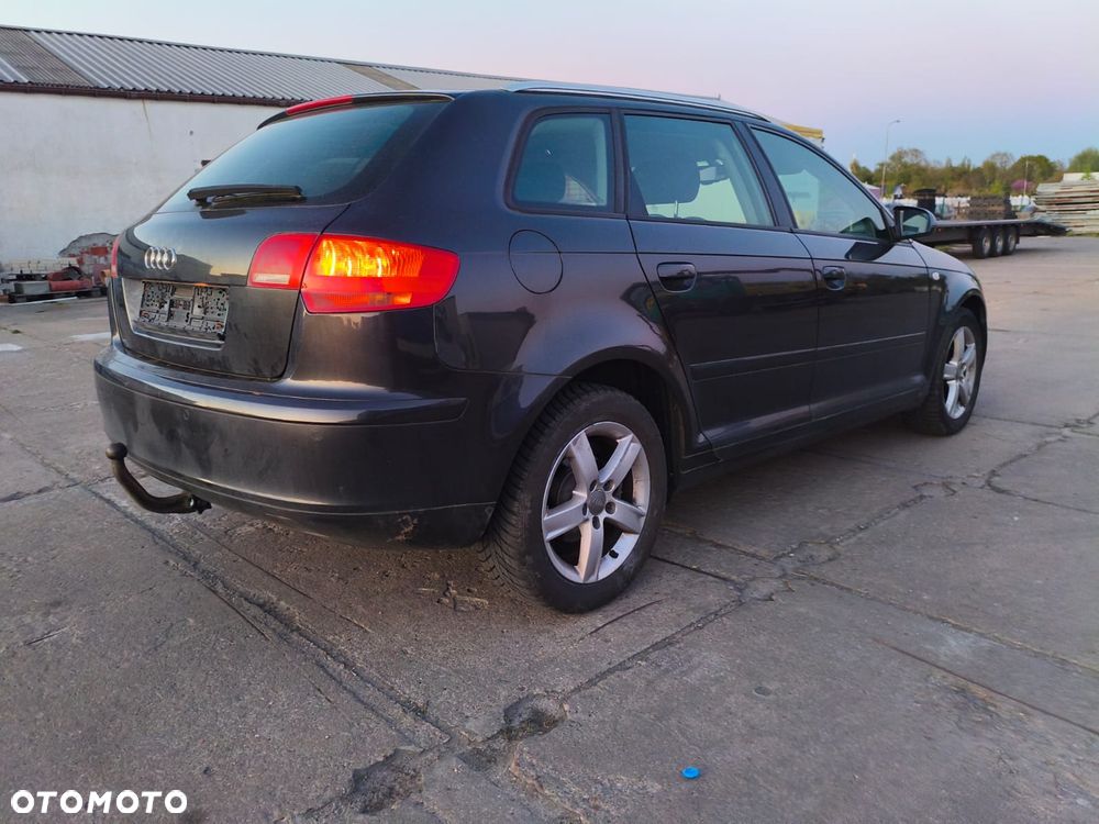 Audi A3 Sportback 1.6 FSI Ambiente - 6