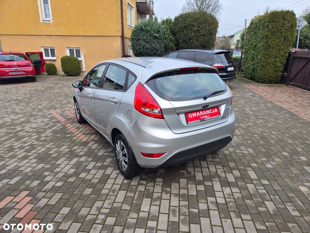 Ford Fiesta 1.25 Champions Edition - 24