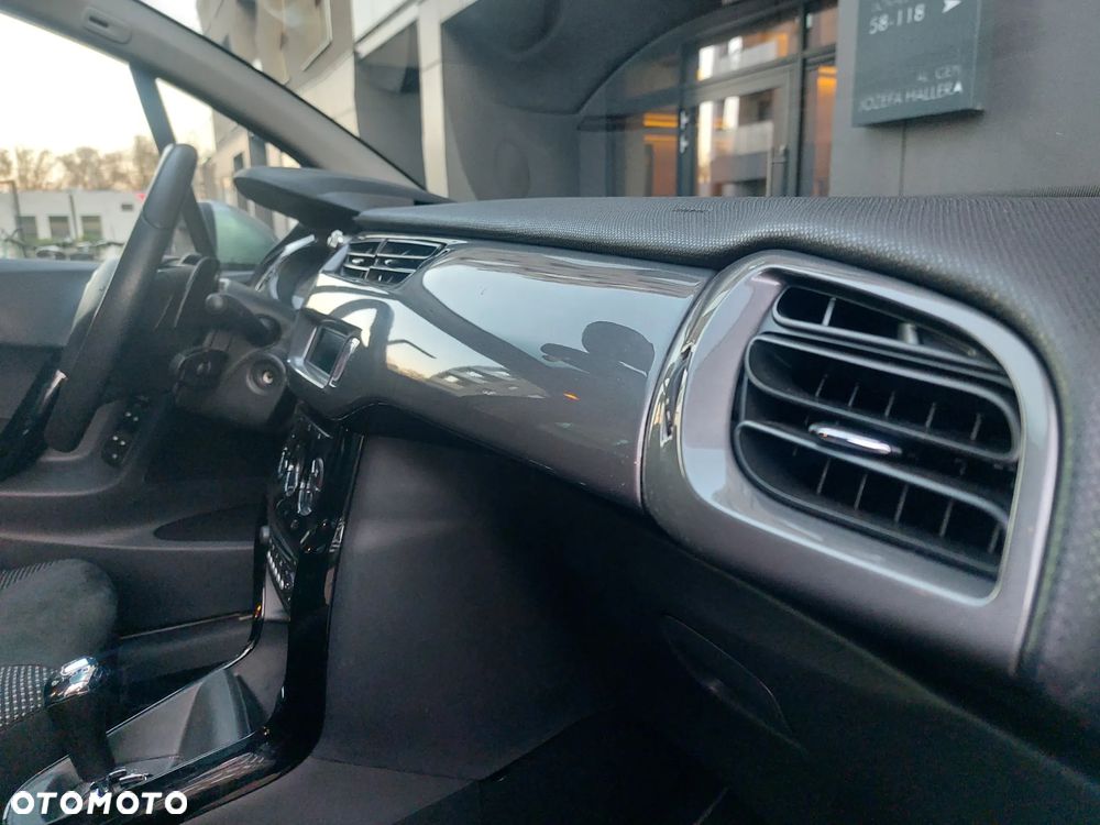 Citroën C3 1.2 PureTech Exclusive ETG - 19