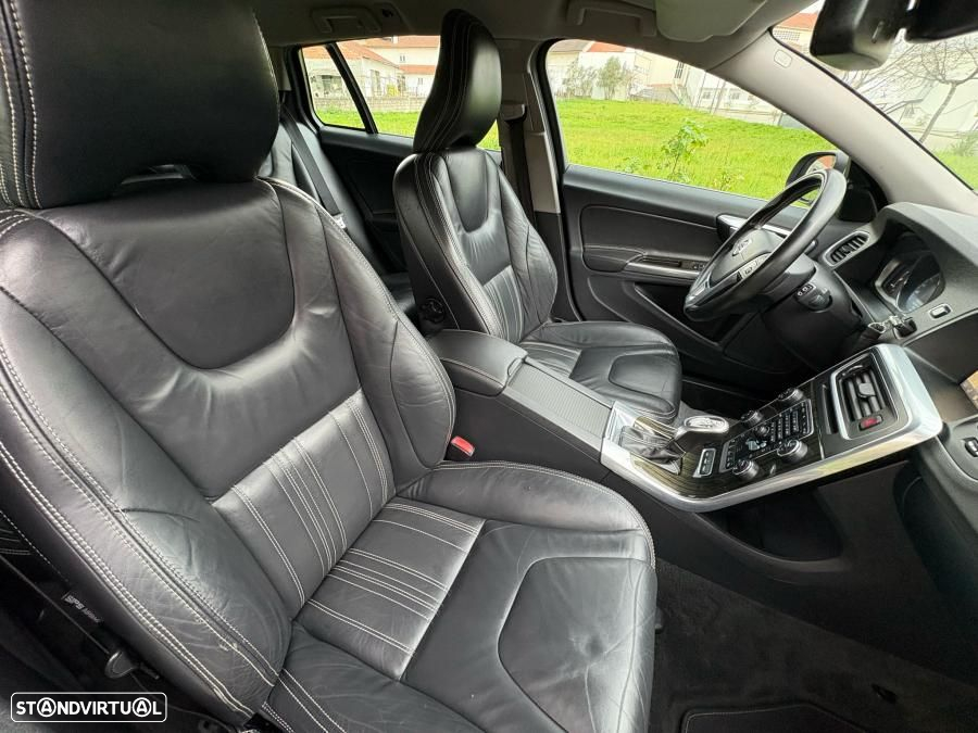 Volvo V60 2.4 D6 Summum AWD Phev - 28