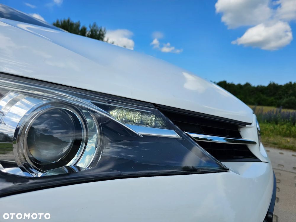 Toyota Auris 1.6 Executive - 23