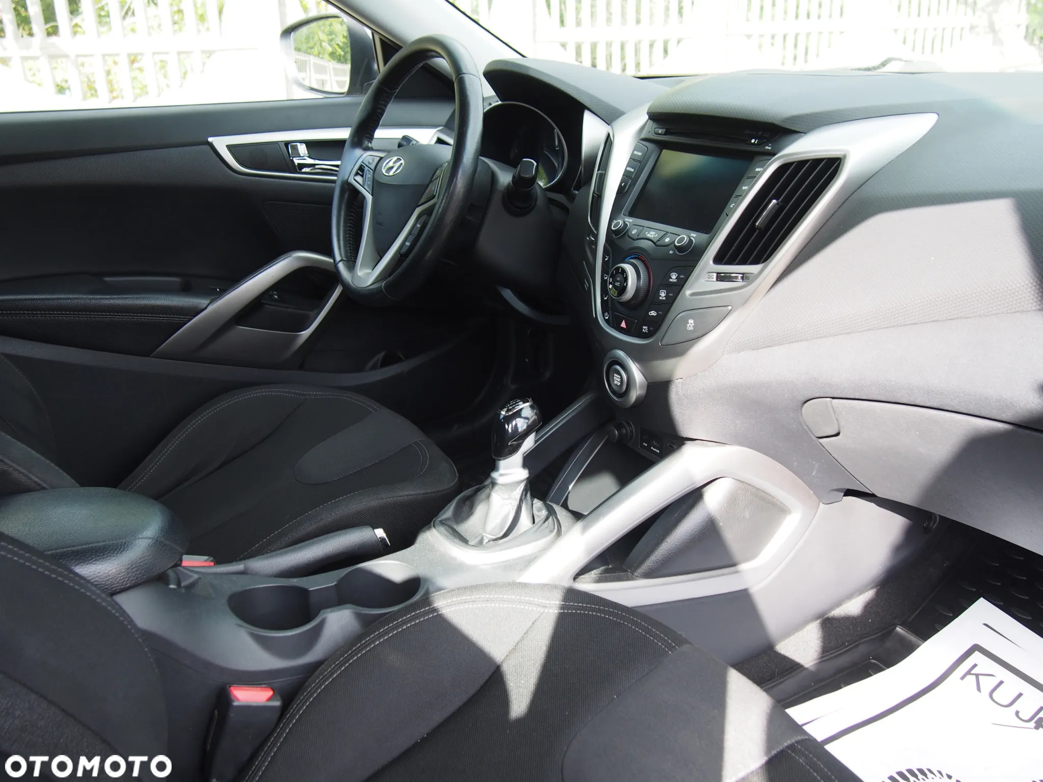 Hyundai Veloster 1.6 GDI Style - 12