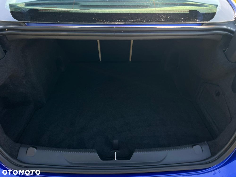 Jaguar XE 2.0 T Prestige - 16