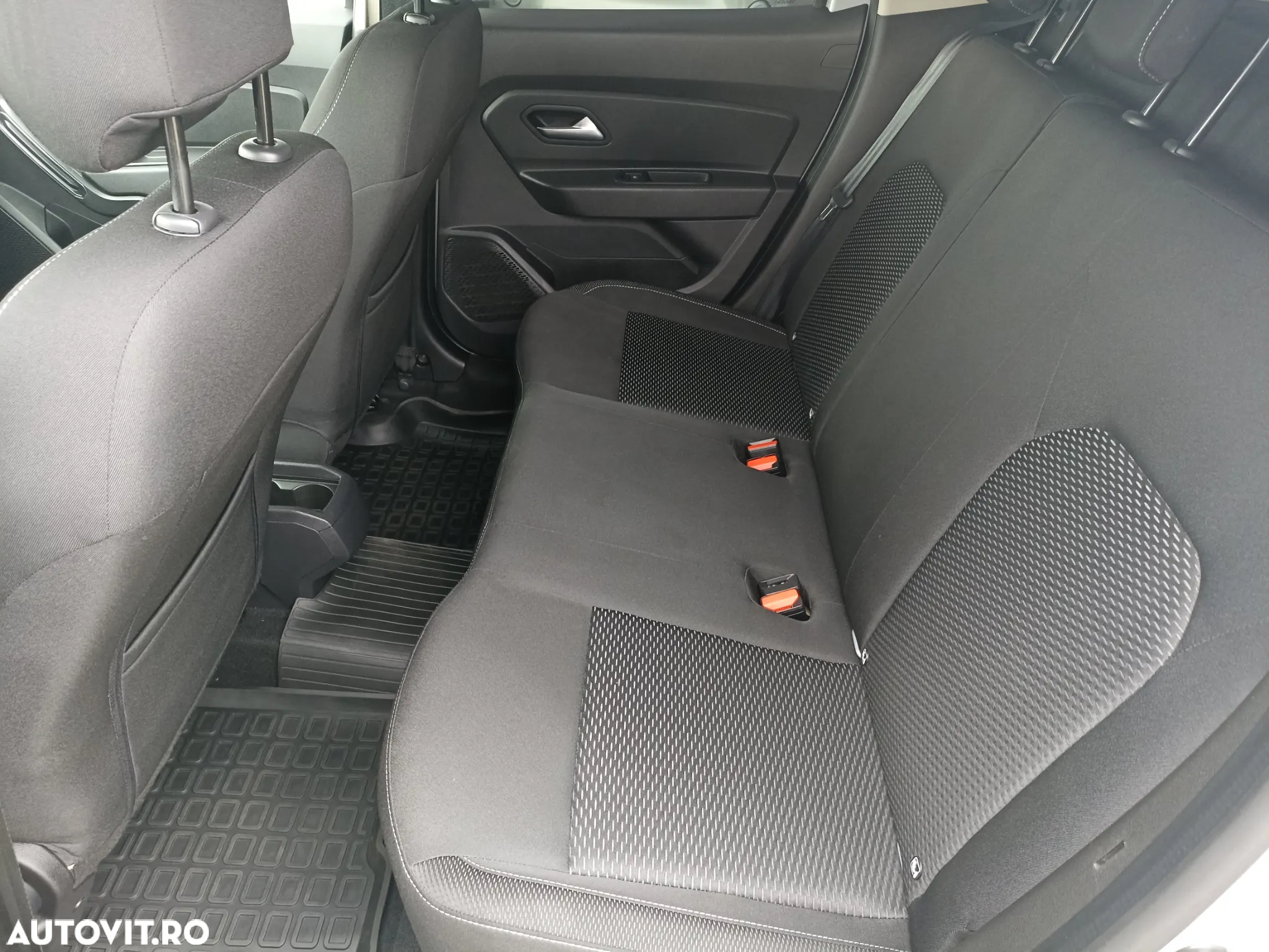 Dacia Duster 1.5 Blue dCi 4WD Comfort - 10
