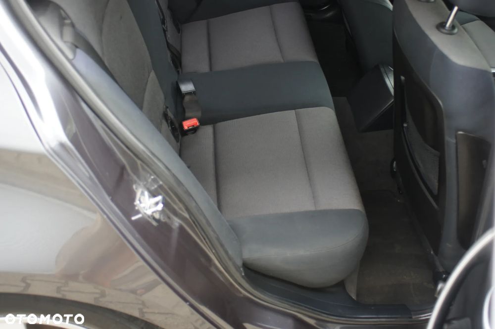 BMW Seria 1 118i - 22