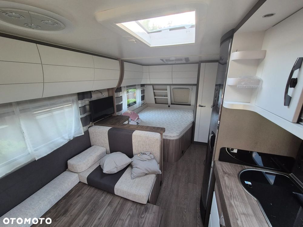 Hobby 560 KMFe Excellent Edition instalacja off-grid 230V Duo-Control - 10