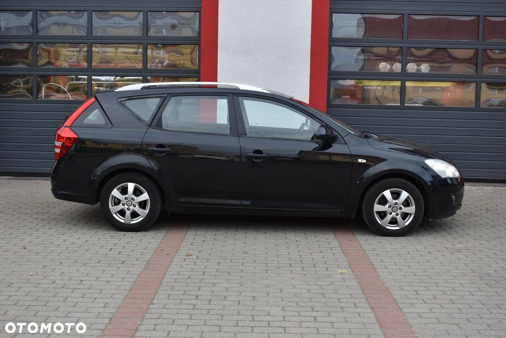 Kia Ceed - 27