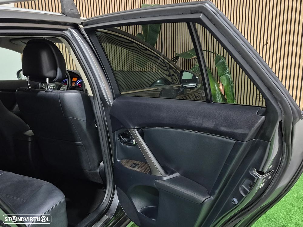 Toyota Avensis SW 2.0 D-4D Exclusive +GPS - 13