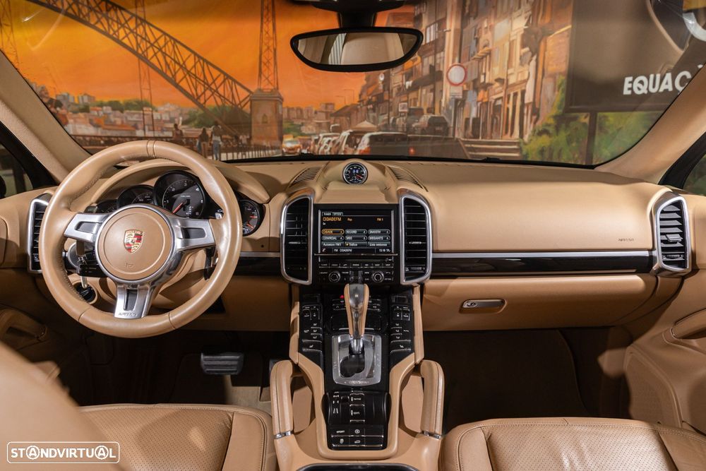 Porsche Cayenne - 10
