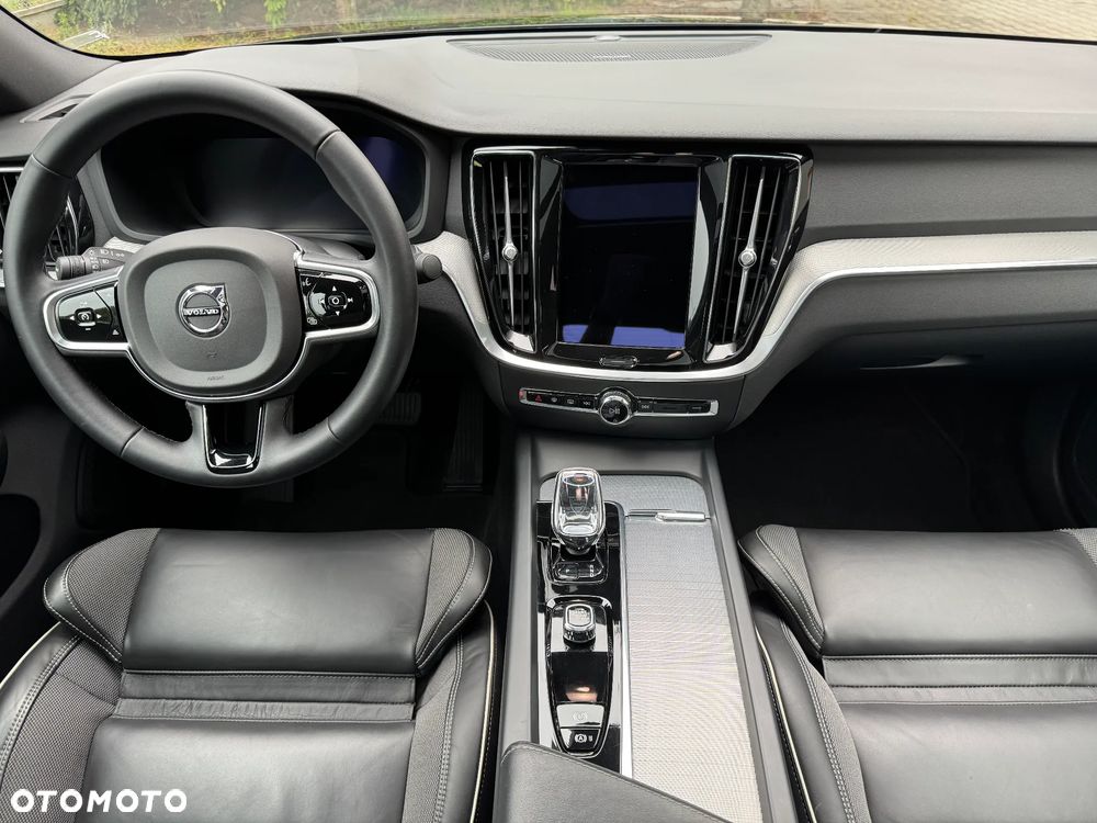 Volvo S60 B5 B AWD Plus Dark - 6