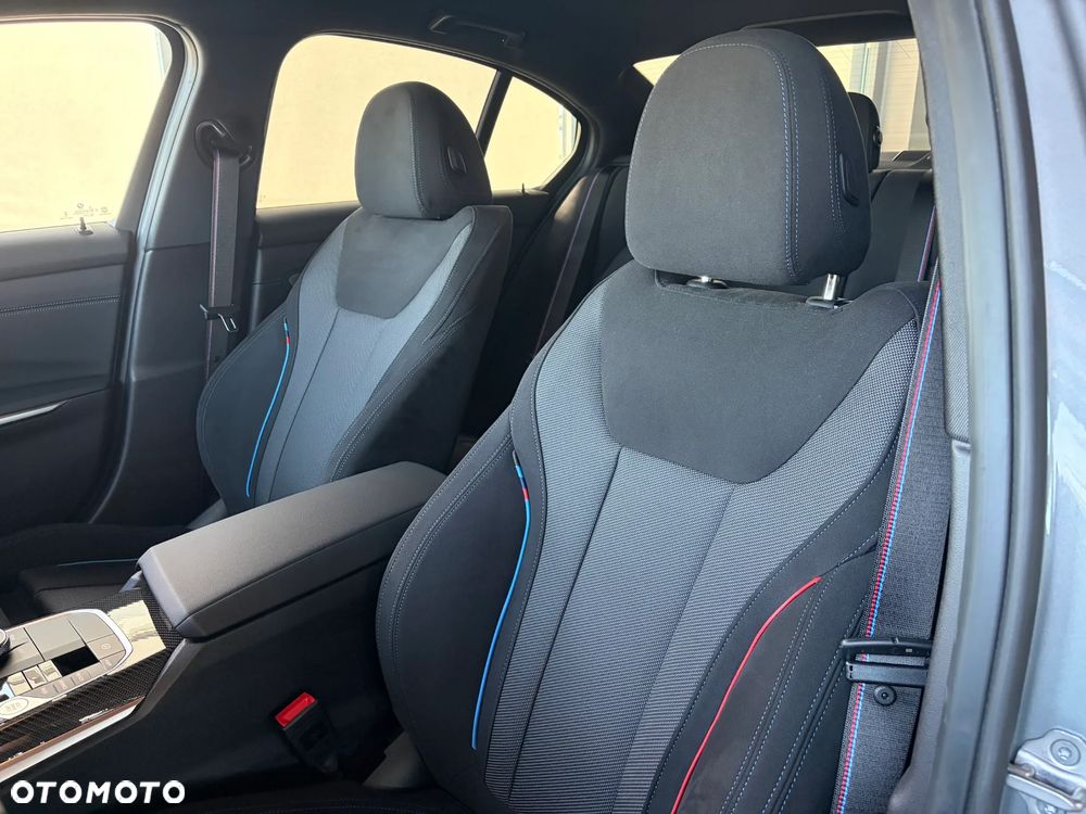 BMW Seria 3 M340i xDrive mHEV sport - 11