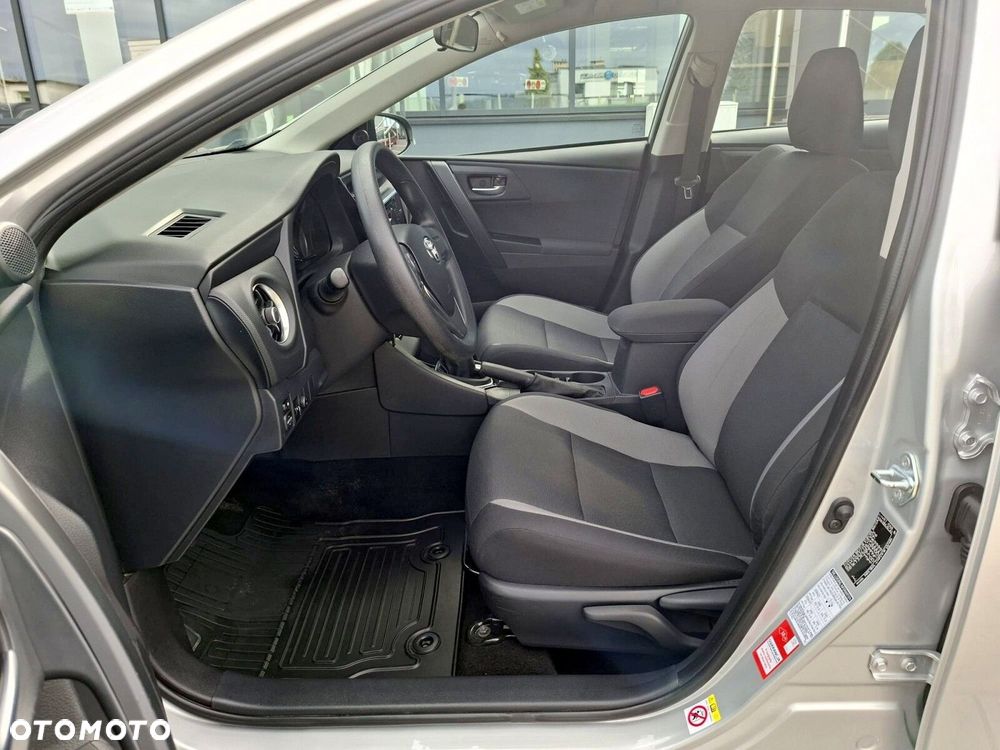 Toyota Auris 1.33 VVT-i Active - 11