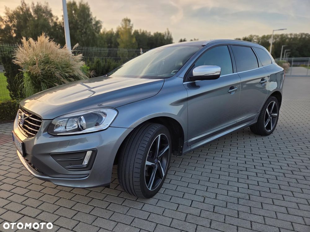 Volvo XC 60 D5 AWD R-Design Momentum - 3