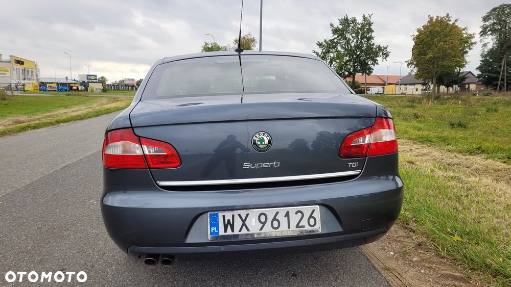 Skoda Superb 2.0 TDI DSG Ambition - 20