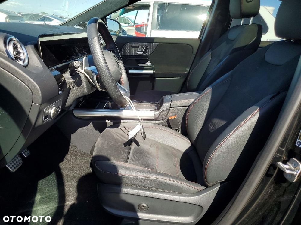 Mercedes-Benz GLA 250 4-Matic - 9