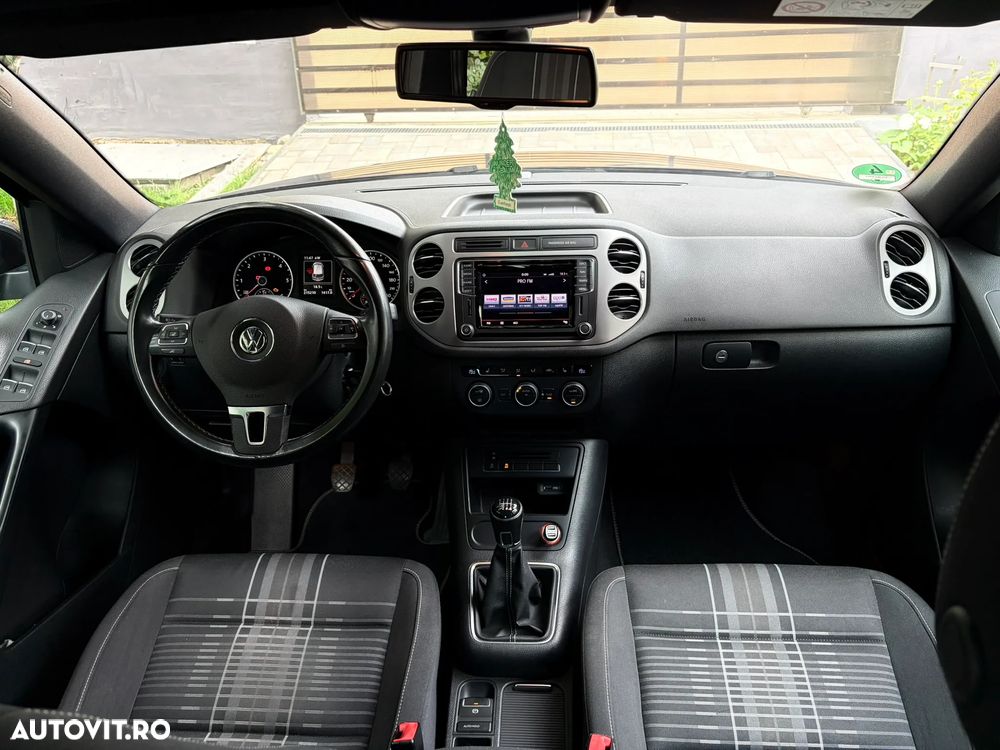 Volkswagen Tiguan 2.0 TDI SCR BlueMotion Technology Lounge Sport & Style - 10