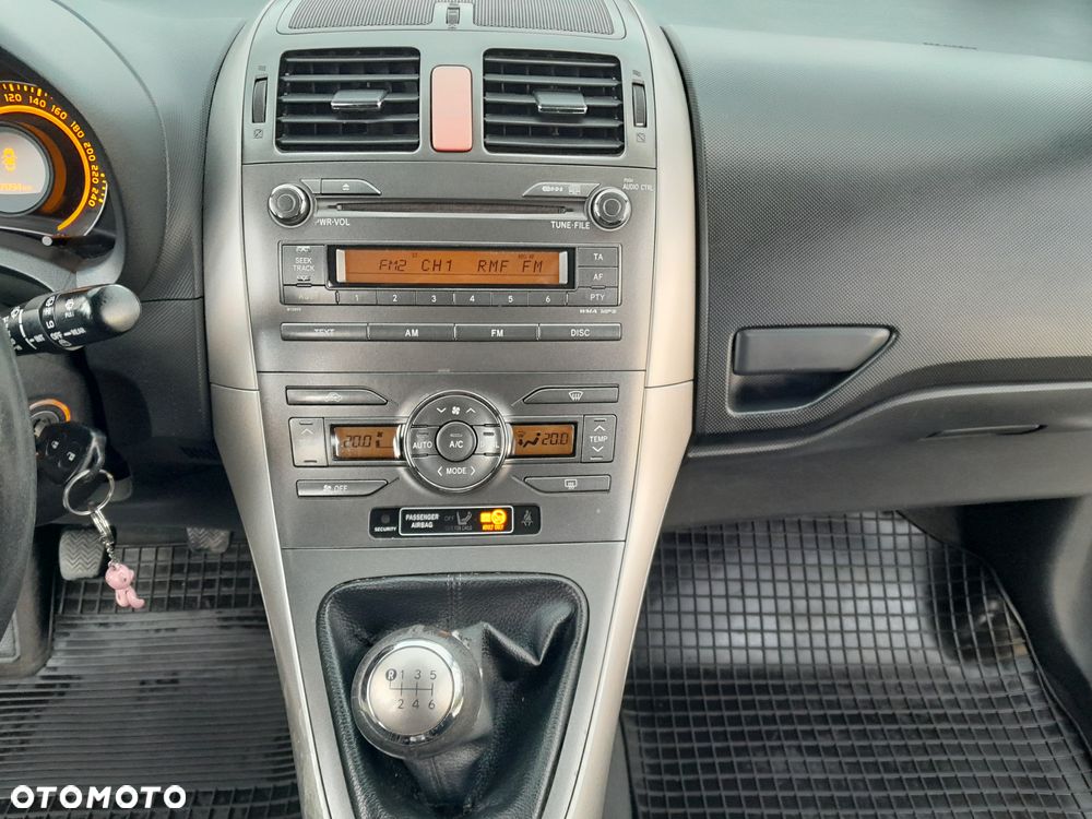 Toyota Auris - 11