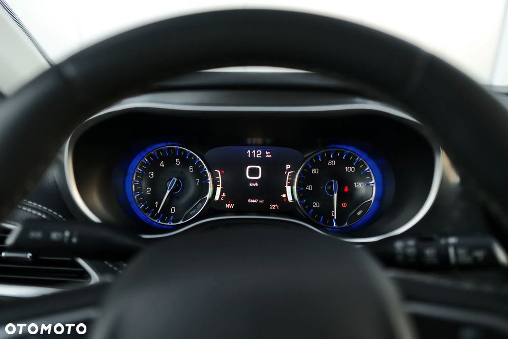 Chrysler Pacifica - 34