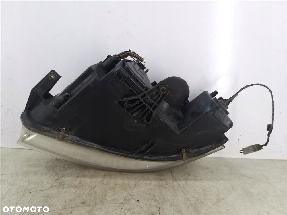 Reflektor lampa przód prawa VW Passat B5 FL 2000-2005 - 3