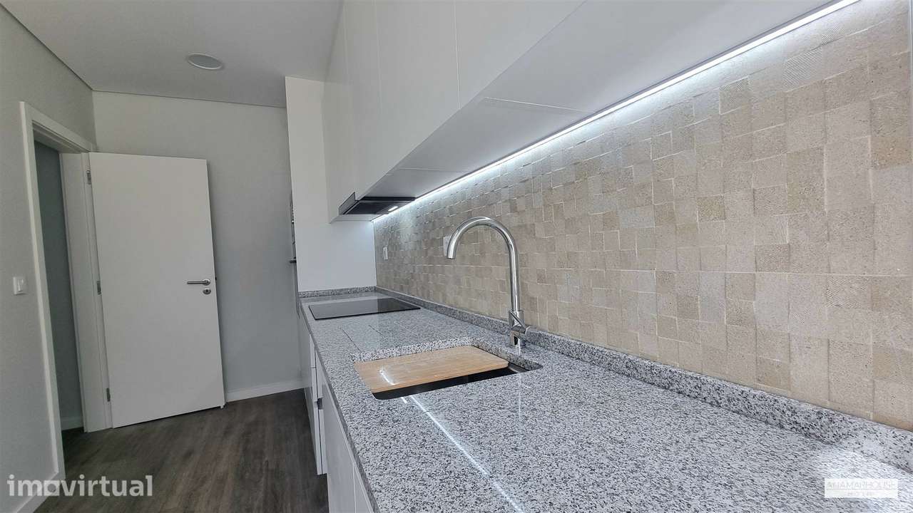 T2 totalmente remodelado na Venteira — luz, conforto e uma localização - Grande imagem: 4/21