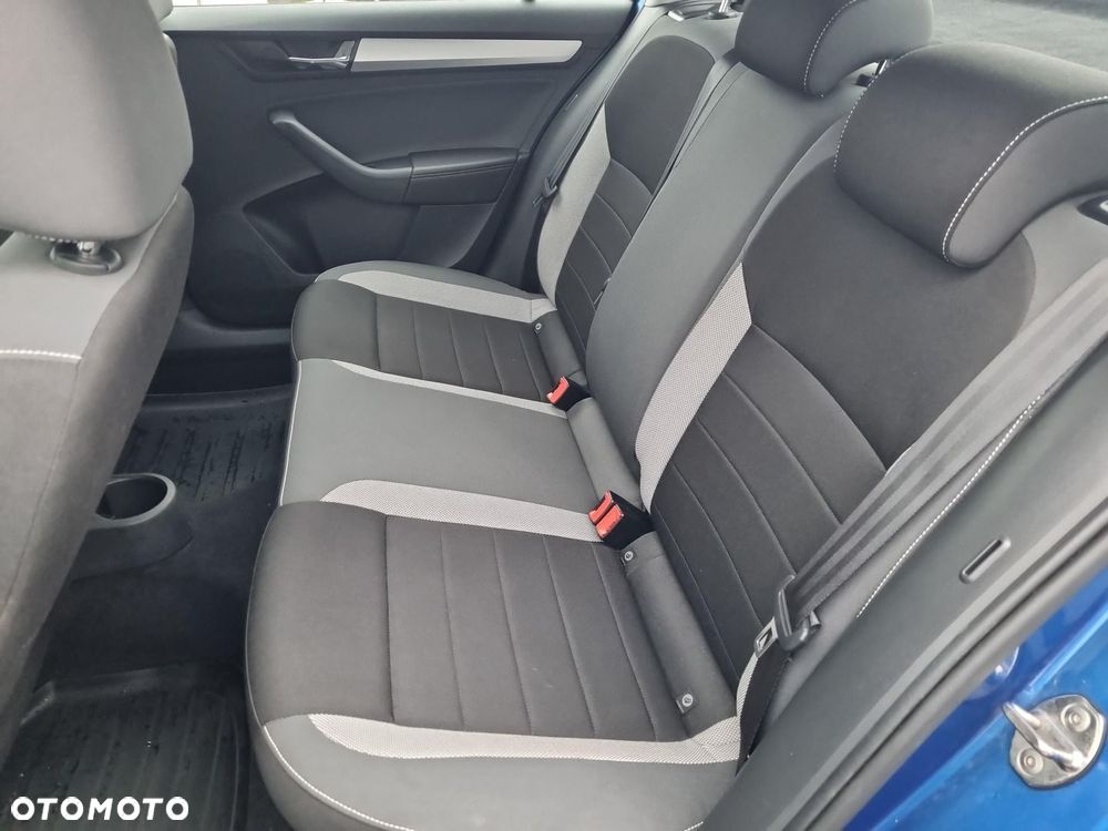 Skoda RAPID 1.0 TSI Ambition - 13