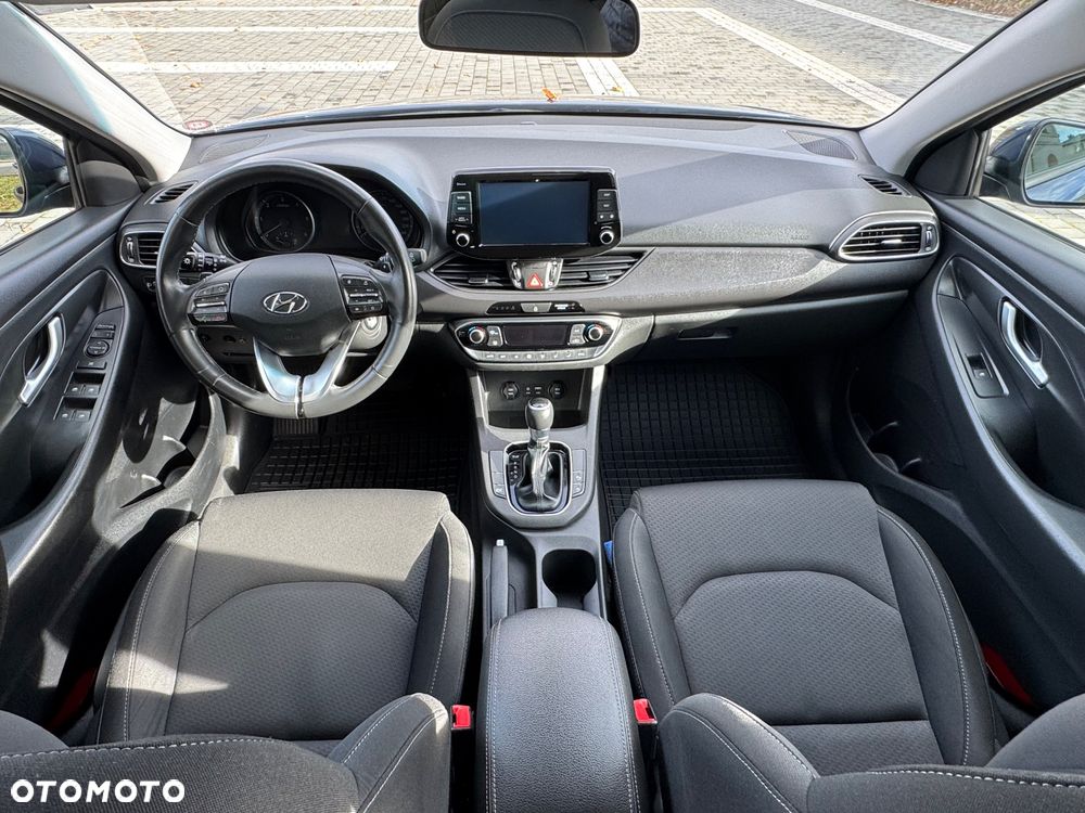 Hyundai i30 Fastback 1.6 CRDI Premium DCT - 18