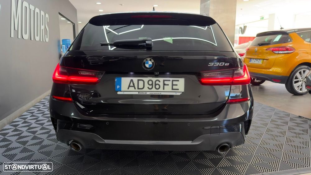 BMW 330 e Pack Desportivo M Pro Auto - 9