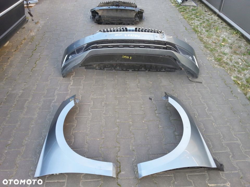 ZDERZAK PAS PR CHŁODNICA SUPERB III LF7M KAROSERIA - 1