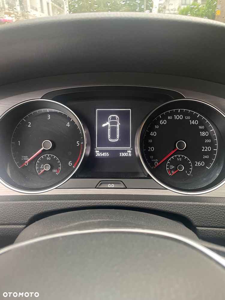 Volkswagen Golf - 10
