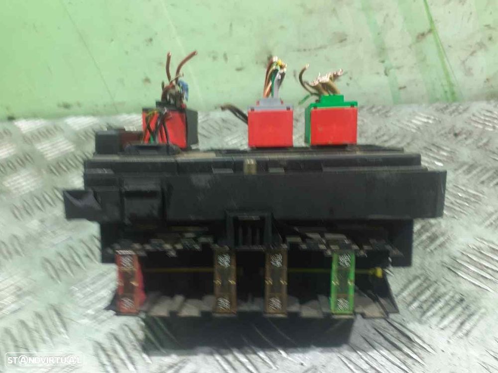 CAIXA RELÉS / FUSÍVEIS PEUGEOT 206 FASTBACK 2001 -964349888000 - 4