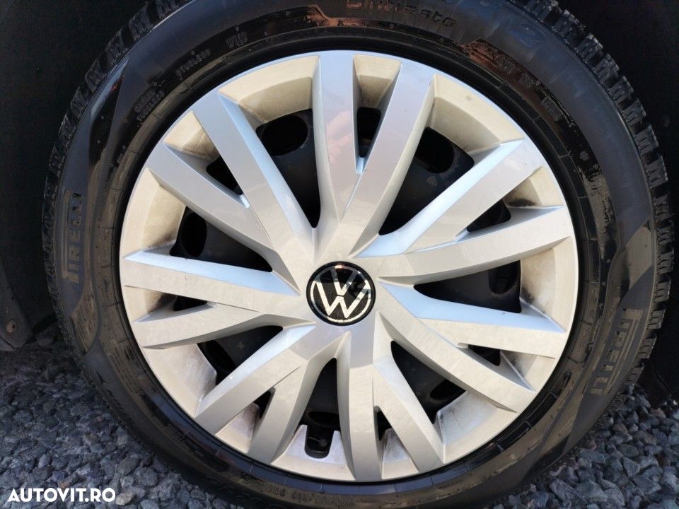 Volkswagen Golf - 22