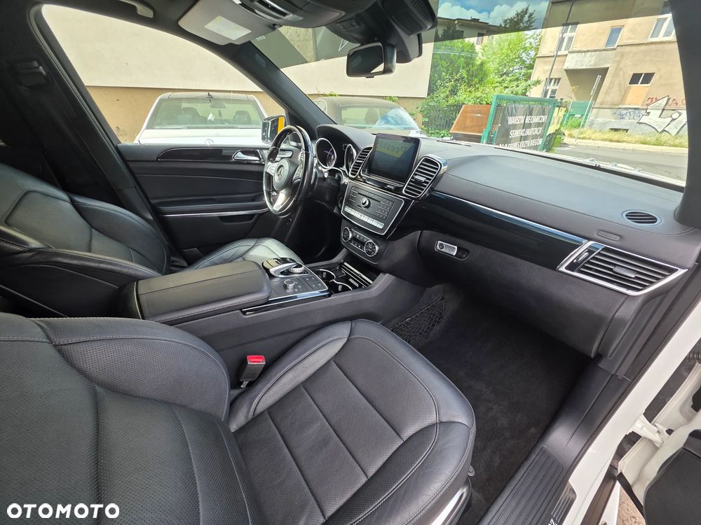 Mercedes-Benz GLS - 13