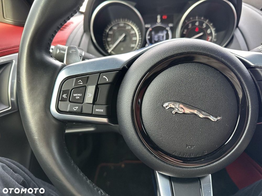 Jaguar F-Type - 15