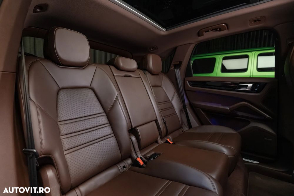 Porsche Cayenne - 33