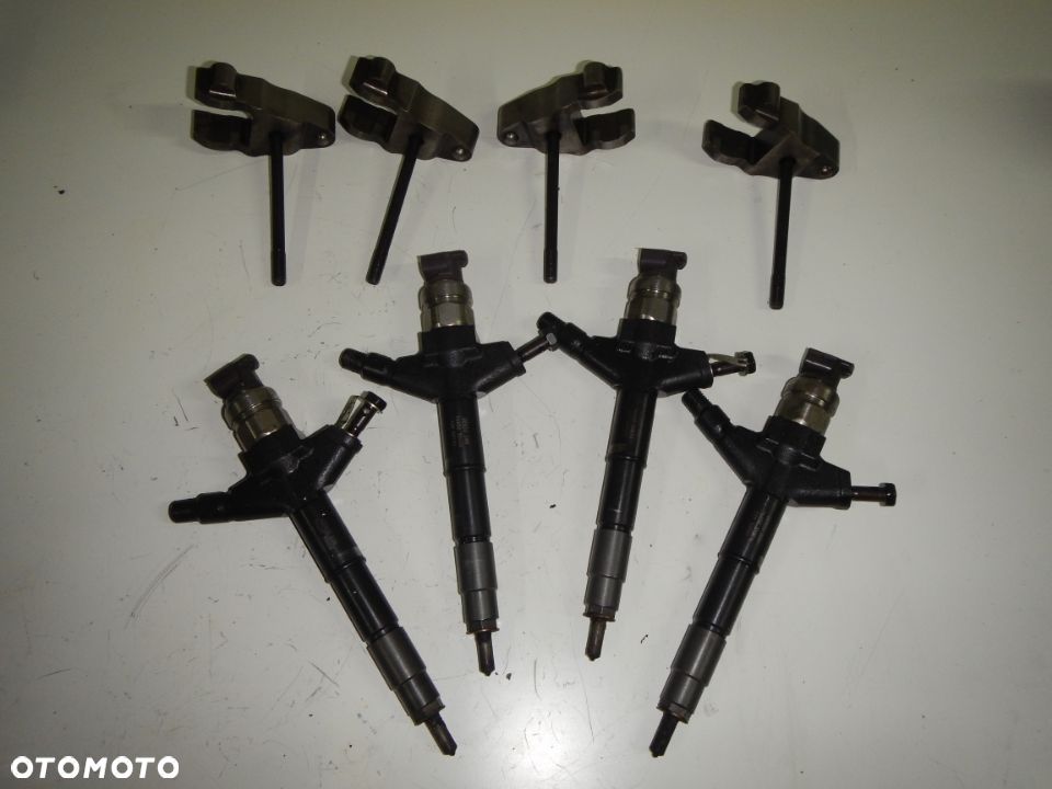 Mocowanie wtryskiwacza Denso Cabstar Maxity 2,5 YD25 oryginal OEM - 2