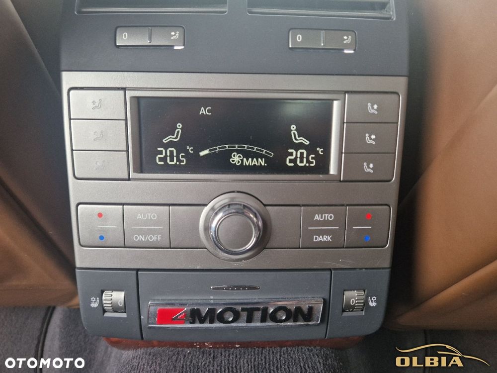 Volkswagen Phaeton - 34