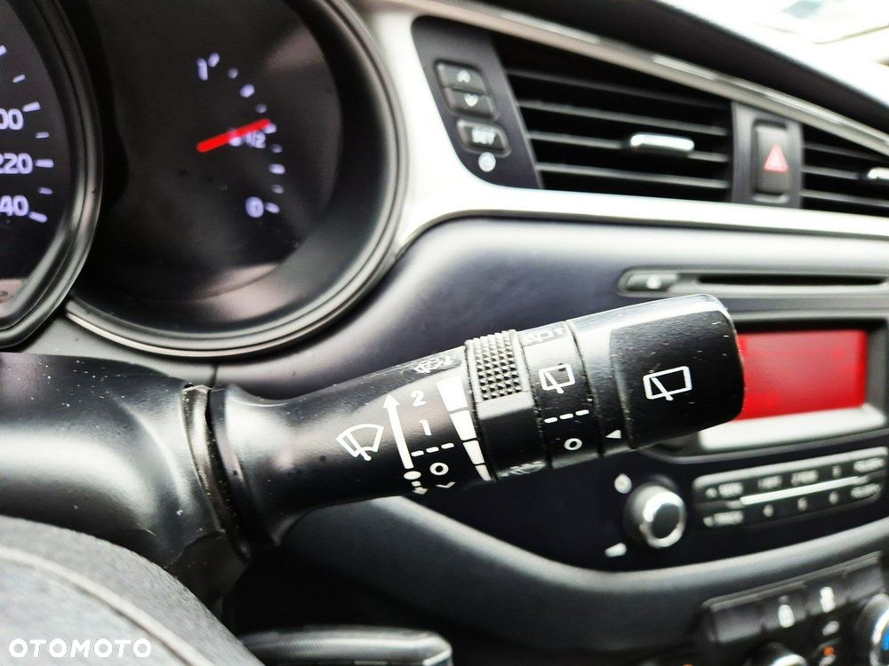 Kia Ceed - 12