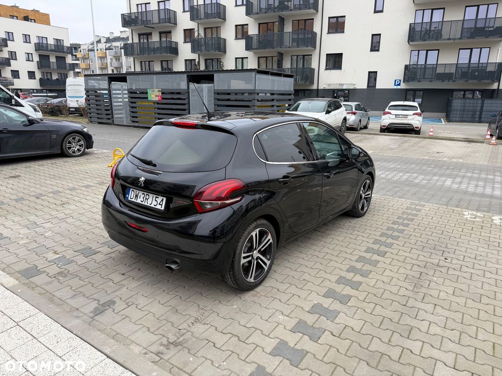 Peugeot 208 - 6